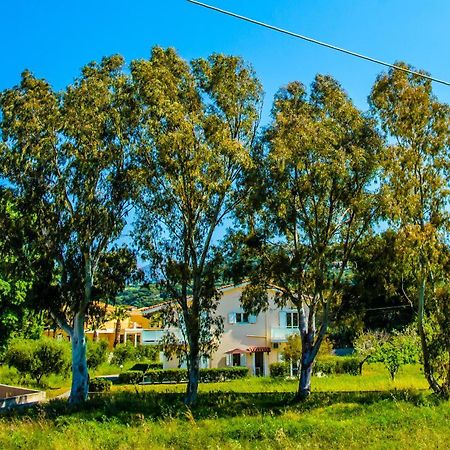 Aloni Studios And Apartments Lassi  Luaran gambar